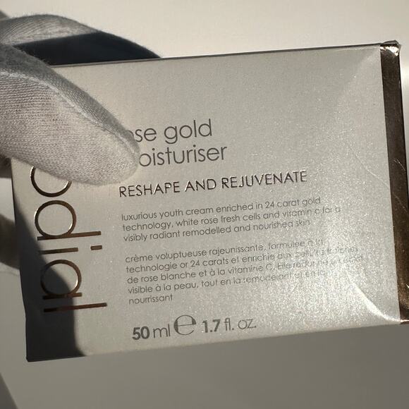 Rodial Rose Gold Moisturizer Moisturiser Anti-Aging Cream 50ml 1.7 fl. oz. $250 - Picture 6 of 11